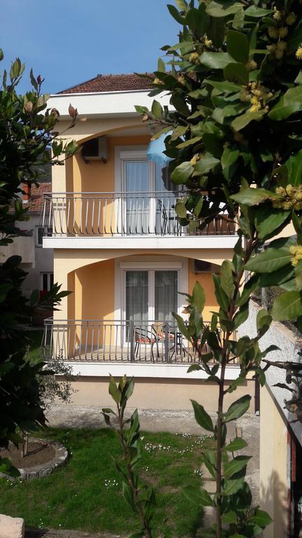 Apartments Gemelli Herceg Novi Exterior foto